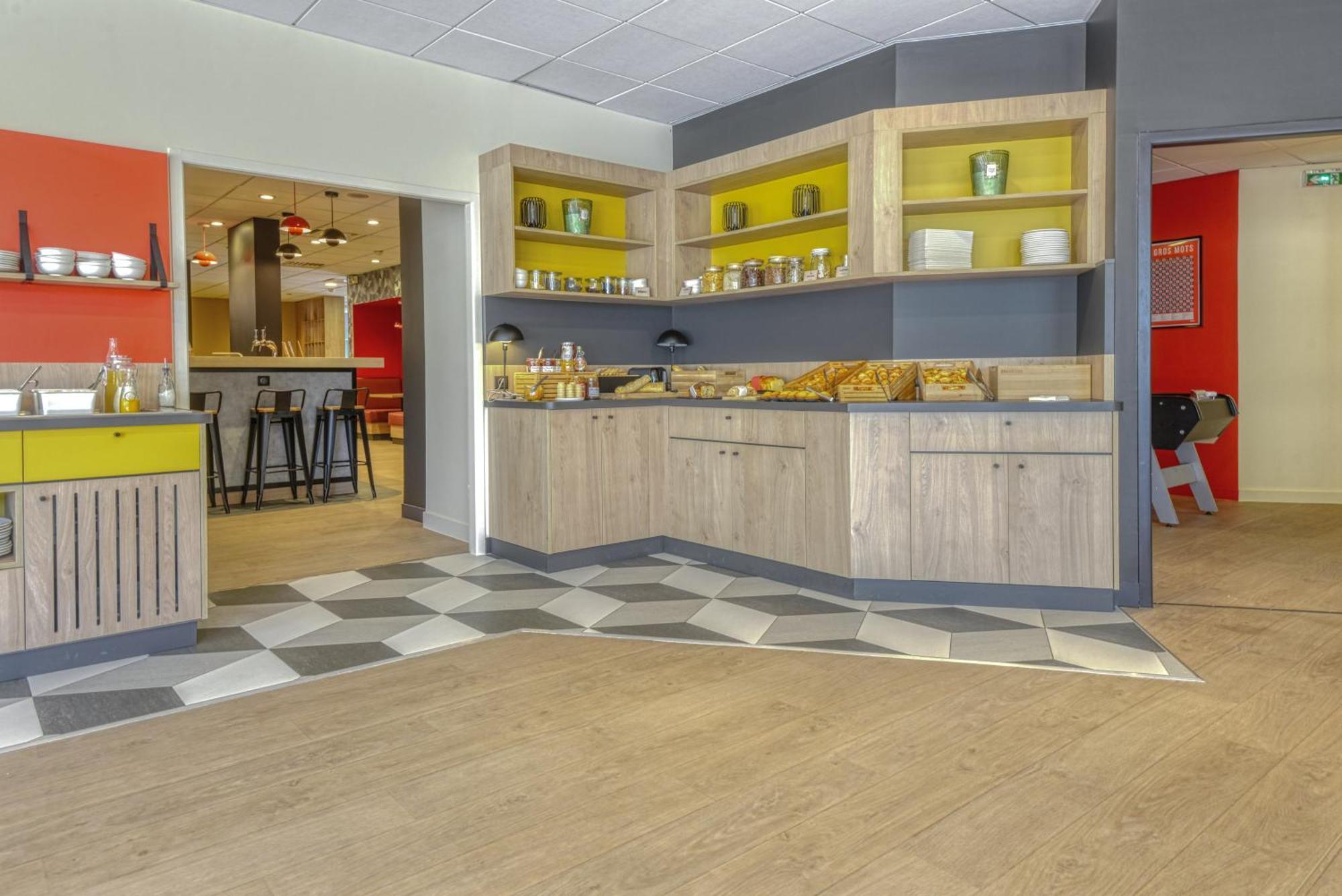 Hotel Ibis Cholet Exterior foto