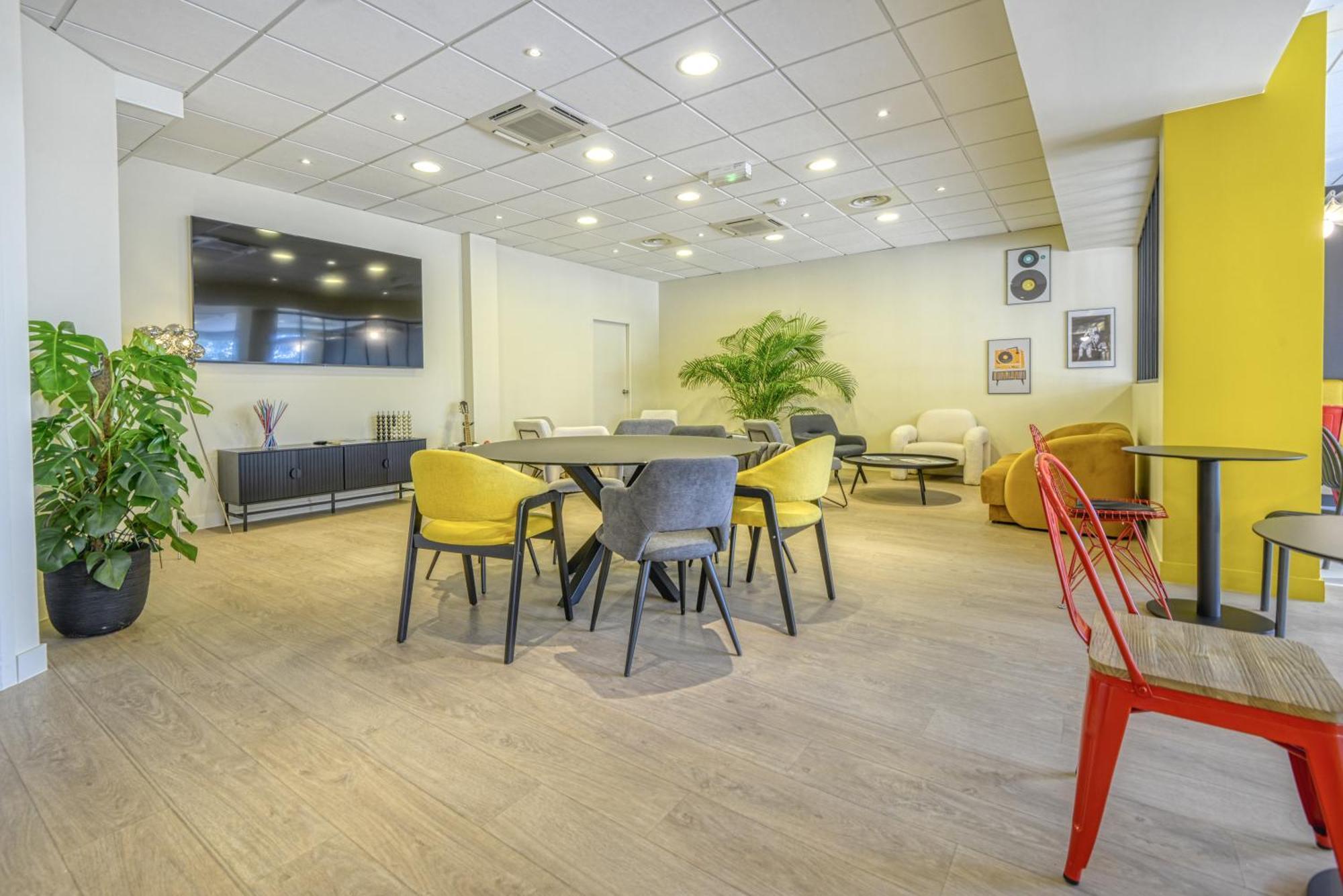 Hotel Ibis Cholet Exterior foto