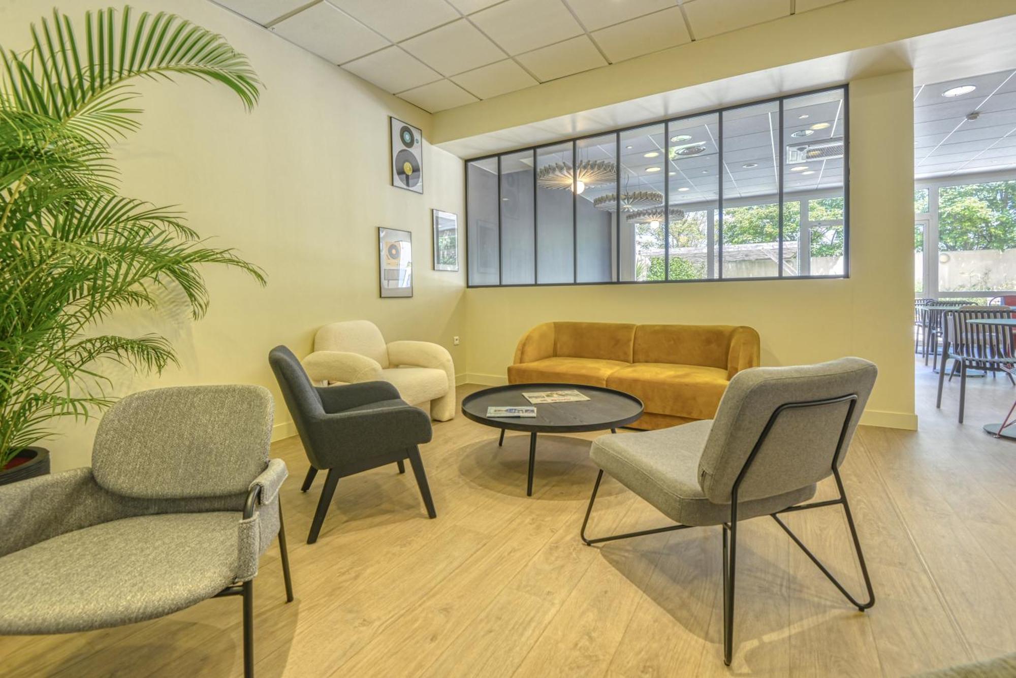 Hotel Ibis Cholet Exterior foto
