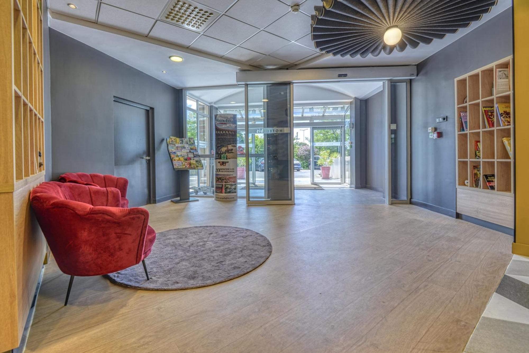 Hotel Ibis Cholet Exterior foto