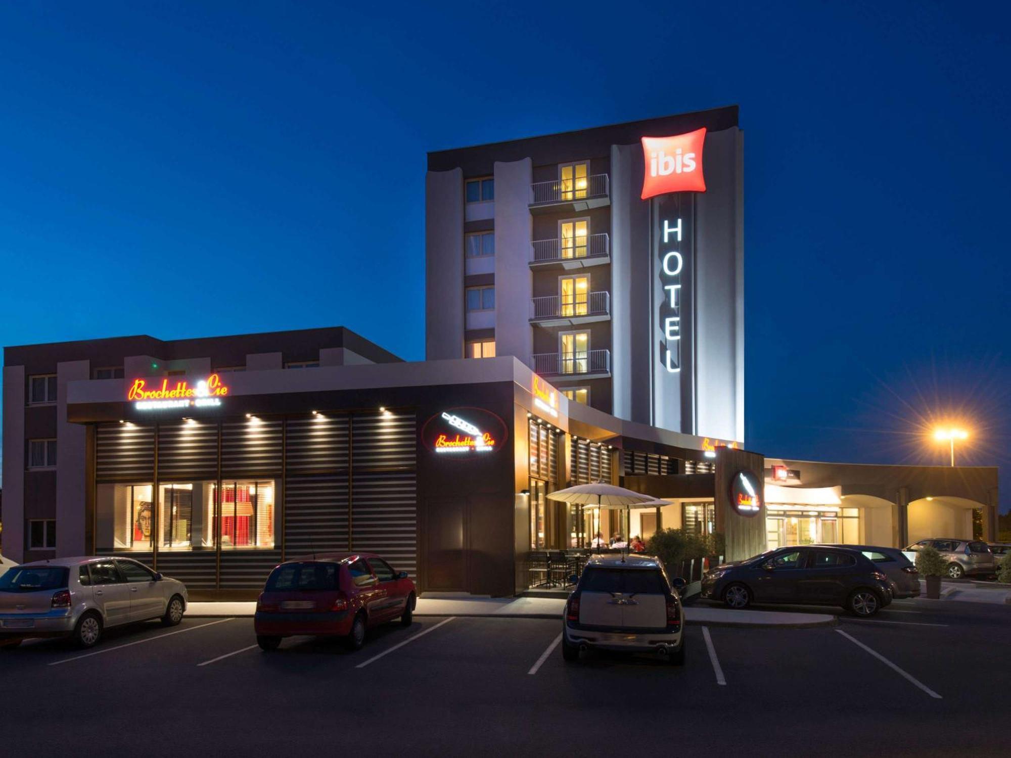 Hotel Ibis Cholet Exterior foto