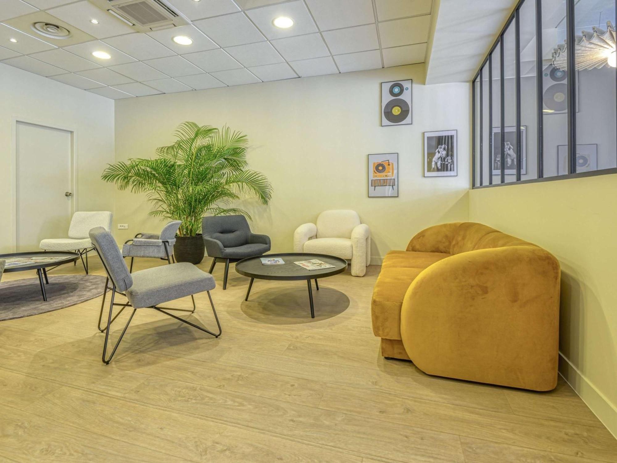 Hotel Ibis Cholet Exterior foto